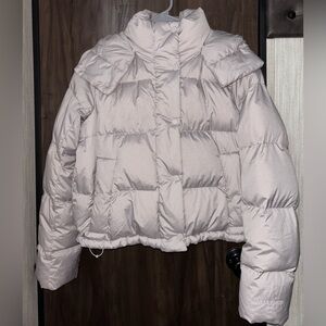 Lululemon Wunder Puff 600-Down-Fill Cropped
Jacket. Women’s size 4